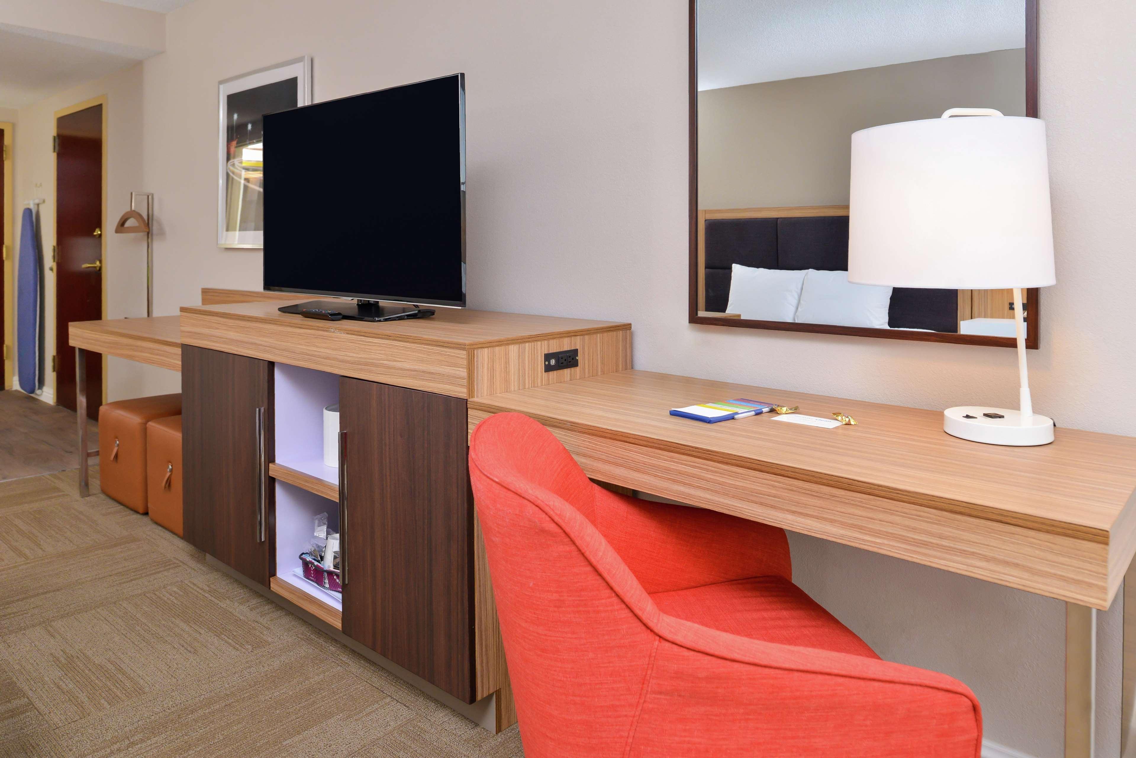 Hampton Inn Greensboro East / Mcleansville Екстериор снимка