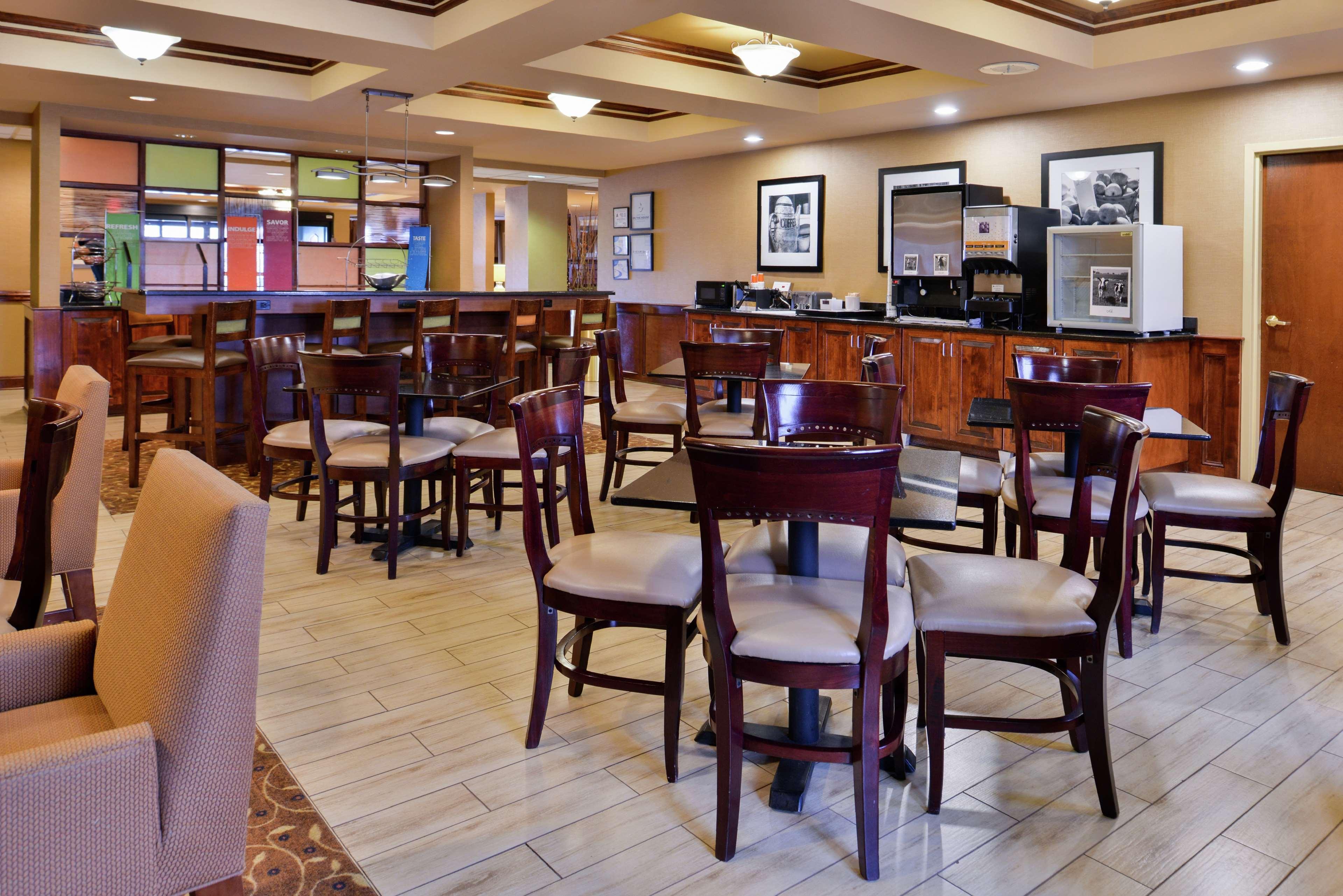 Hampton Inn Greensboro East / Mcleansville Екстериор снимка
