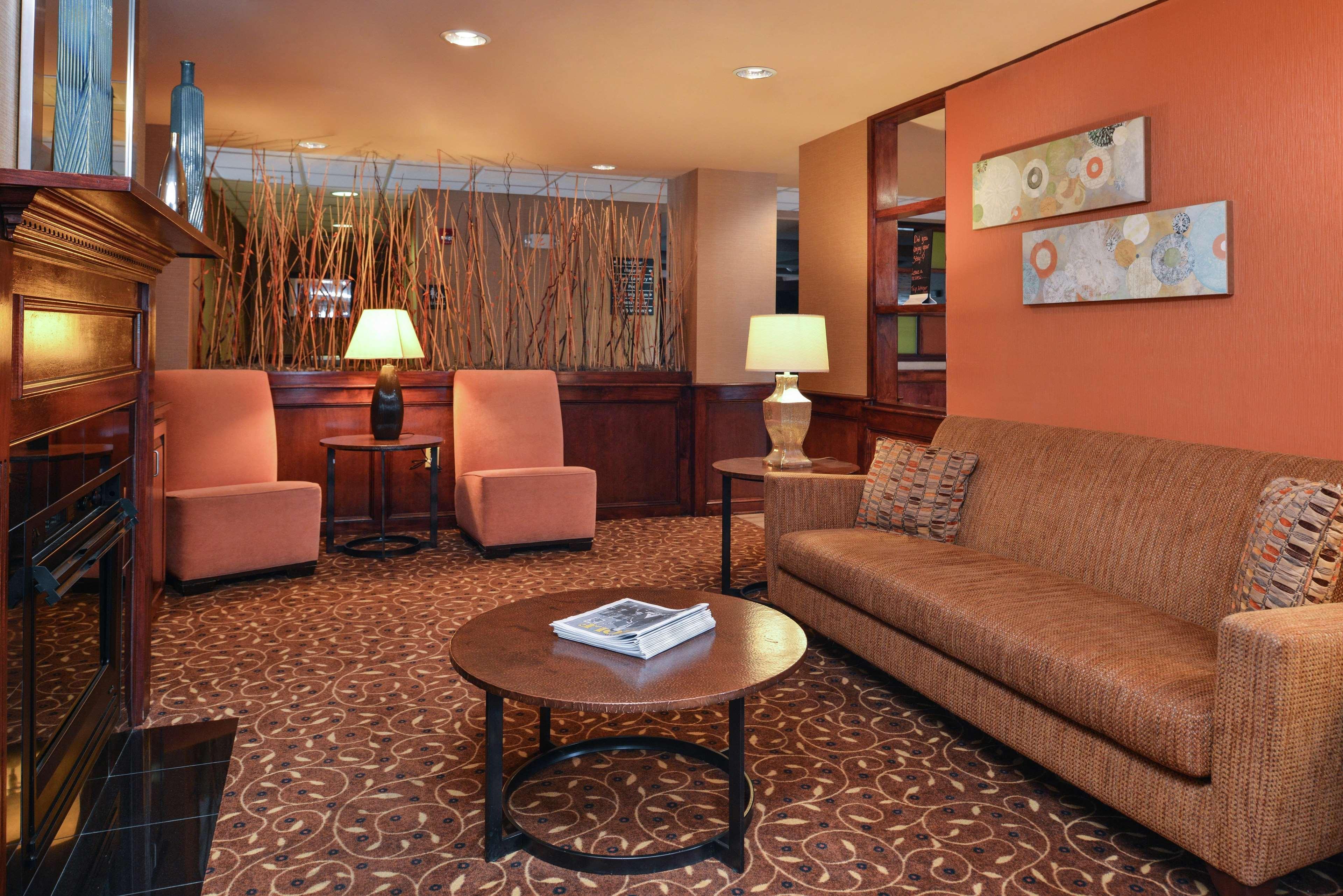 Hampton Inn Greensboro East / Mcleansville Екстериор снимка