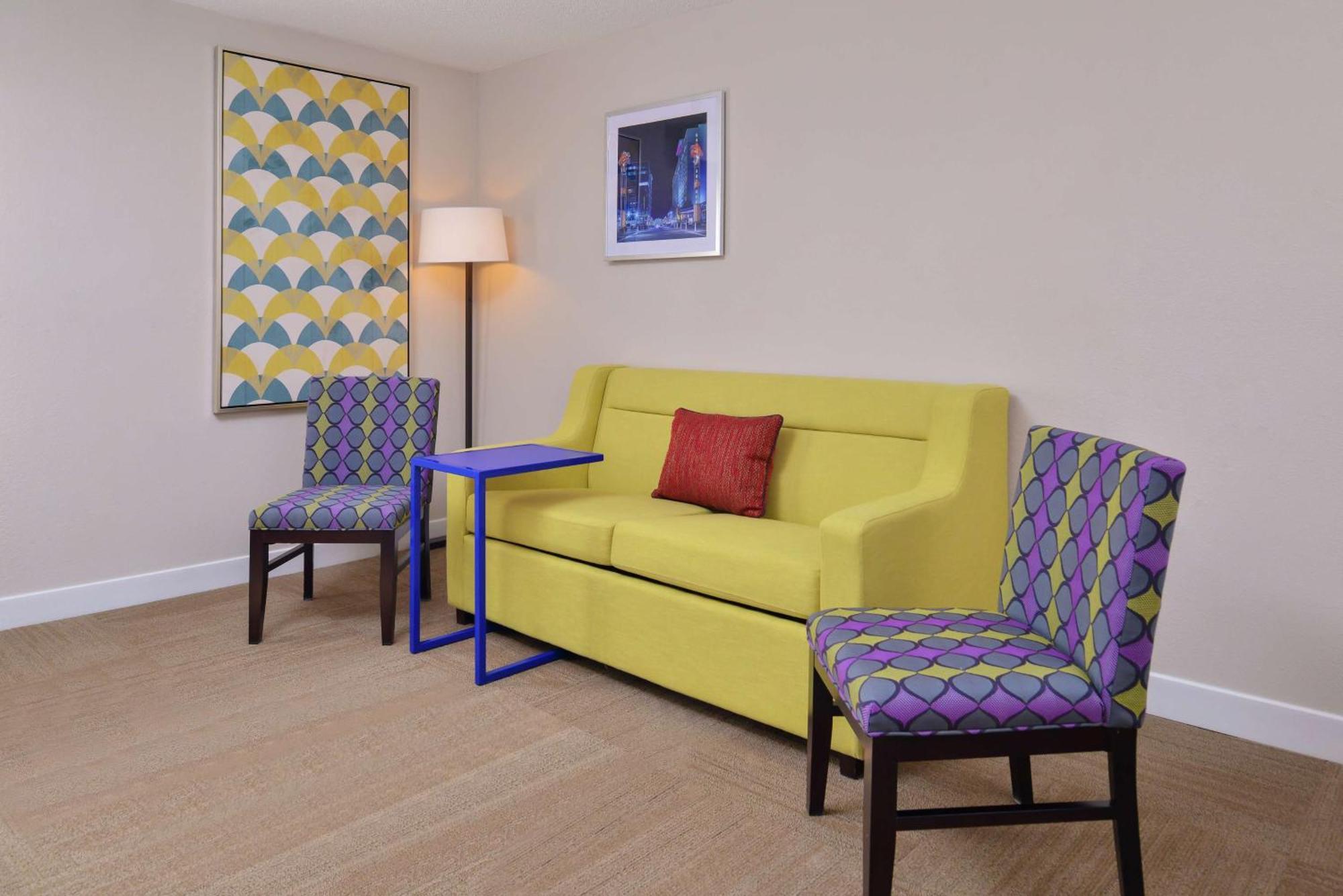Hampton Inn Greensboro East / Mcleansville Екстериор снимка