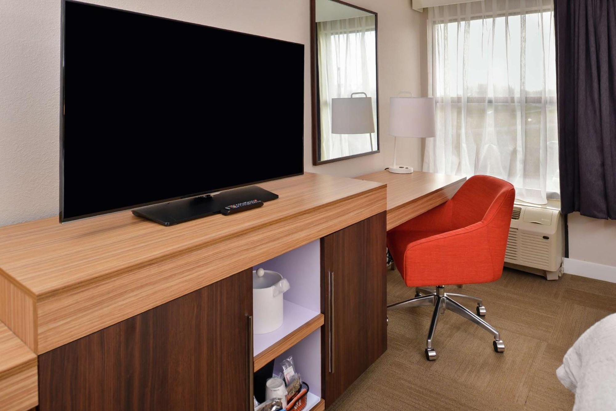 Hampton Inn Greensboro East / Mcleansville Екстериор снимка