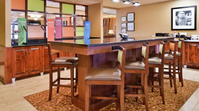 Hampton Inn Greensboro East / Mcleansville Екстериор снимка